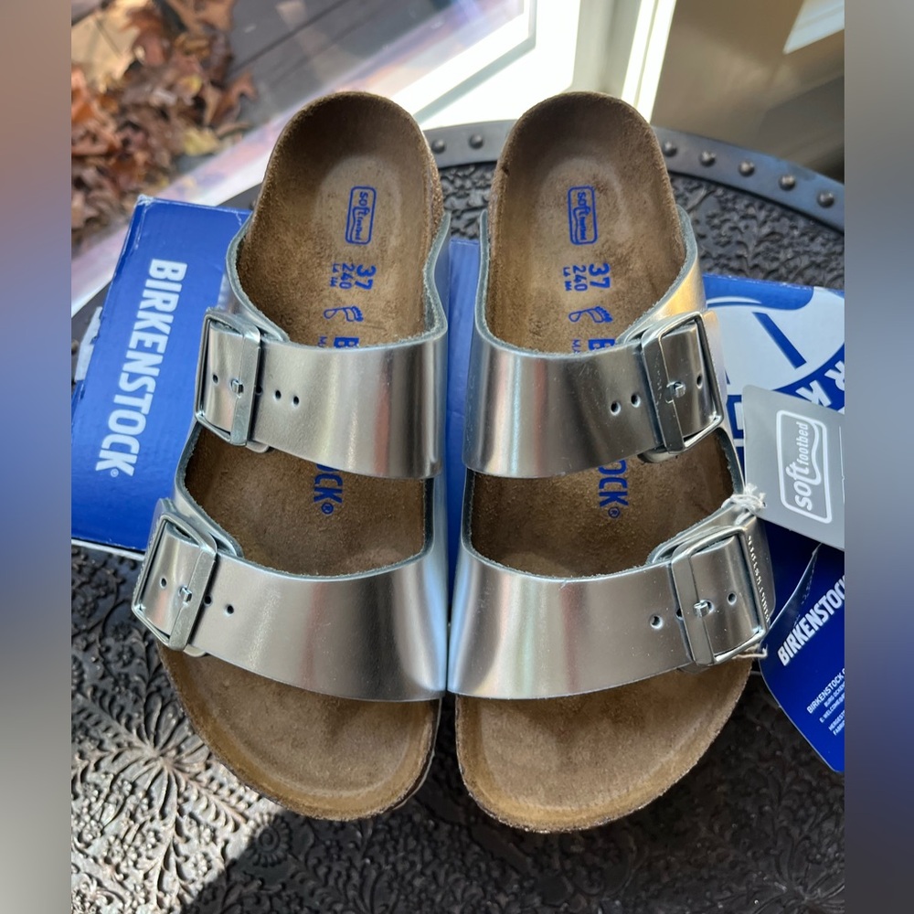 BIRKENSTOCK ARIZONA SOFT FOOTBED SANDALS IN METALLIC SILVER 37 6 - Picture 9 of 13